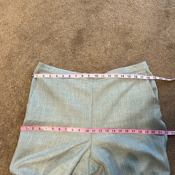 Alfred Dunner pink and gray Women's pants suit. Size 18/16/XL. - Picture 15 of 16